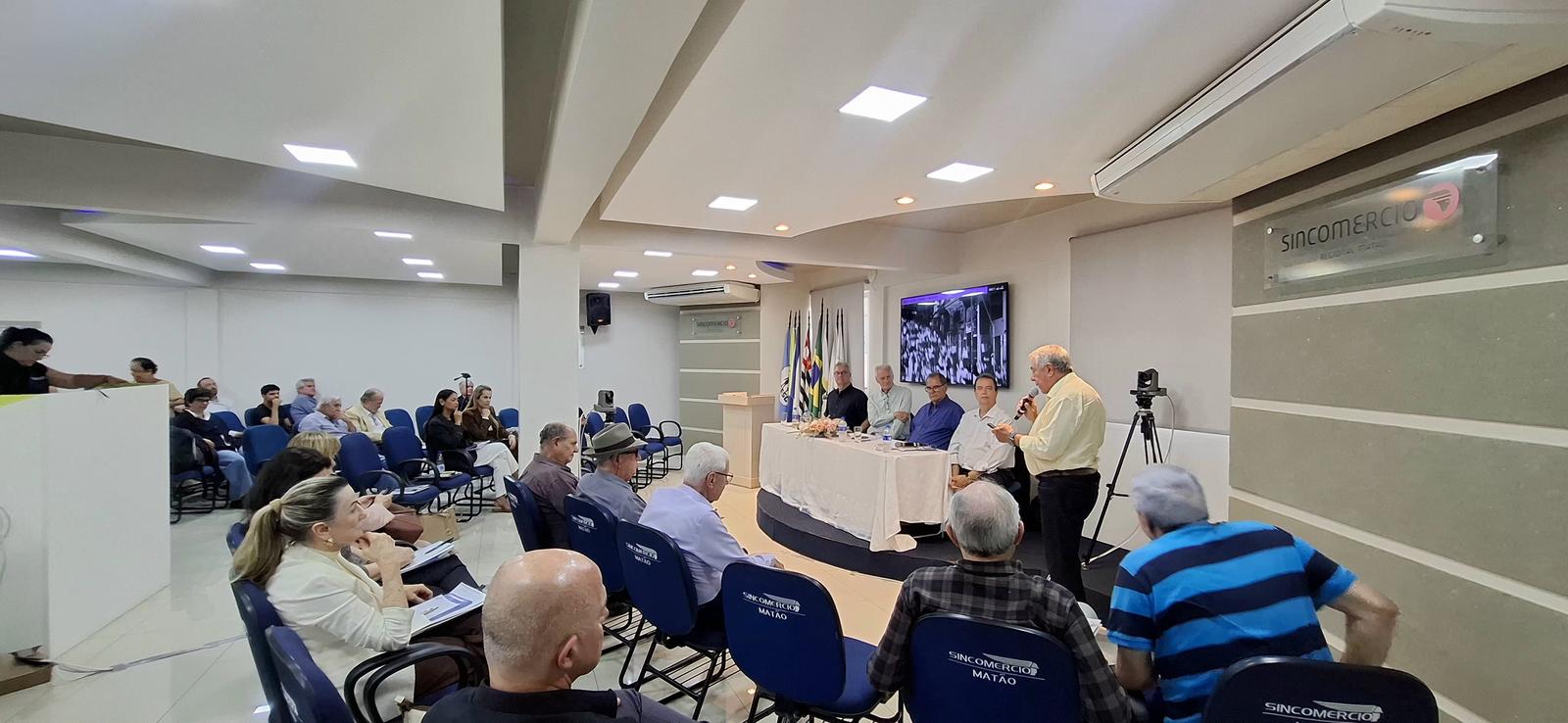 No Sincomércio-Matão. Representantes do comércio varejista participaram da reunião da Câmara Regional Nordeste